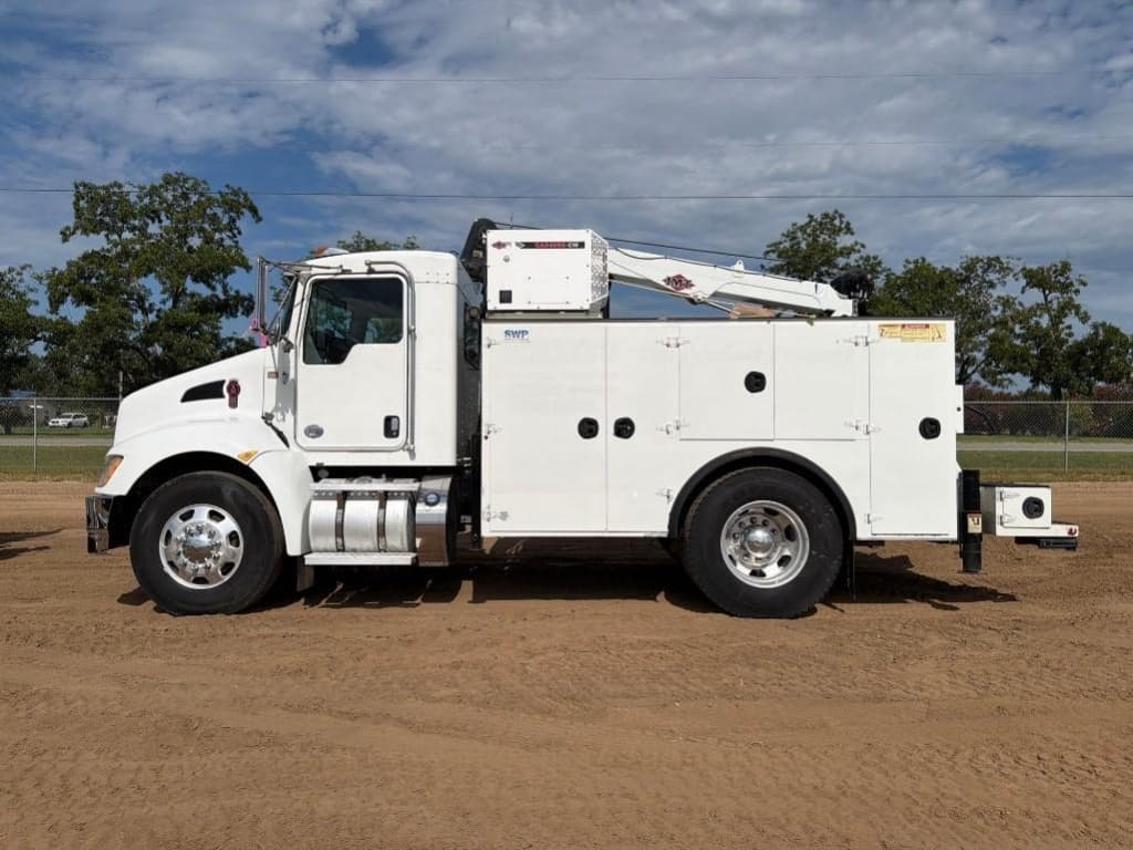 2021 KENWORTH T270 — photo 1