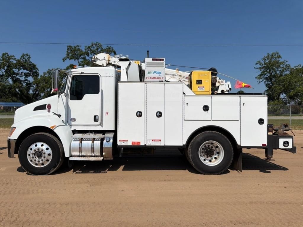 2017 KENWORTH T370 — photo 1