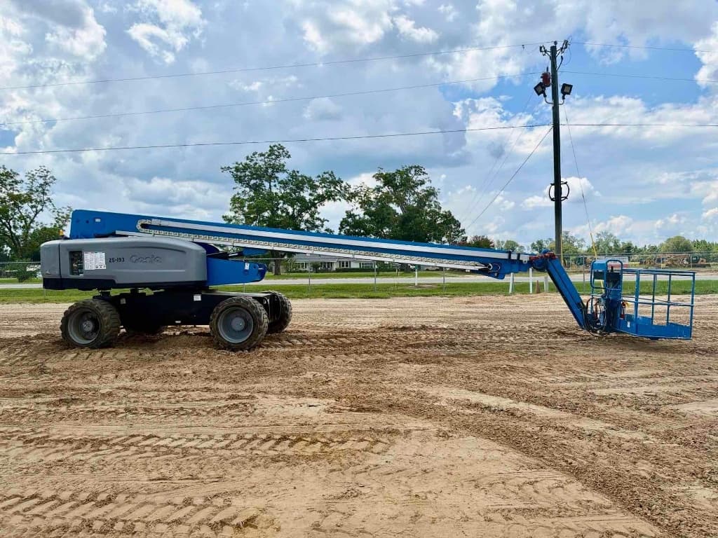2014 GENIE S-85 — photo 1