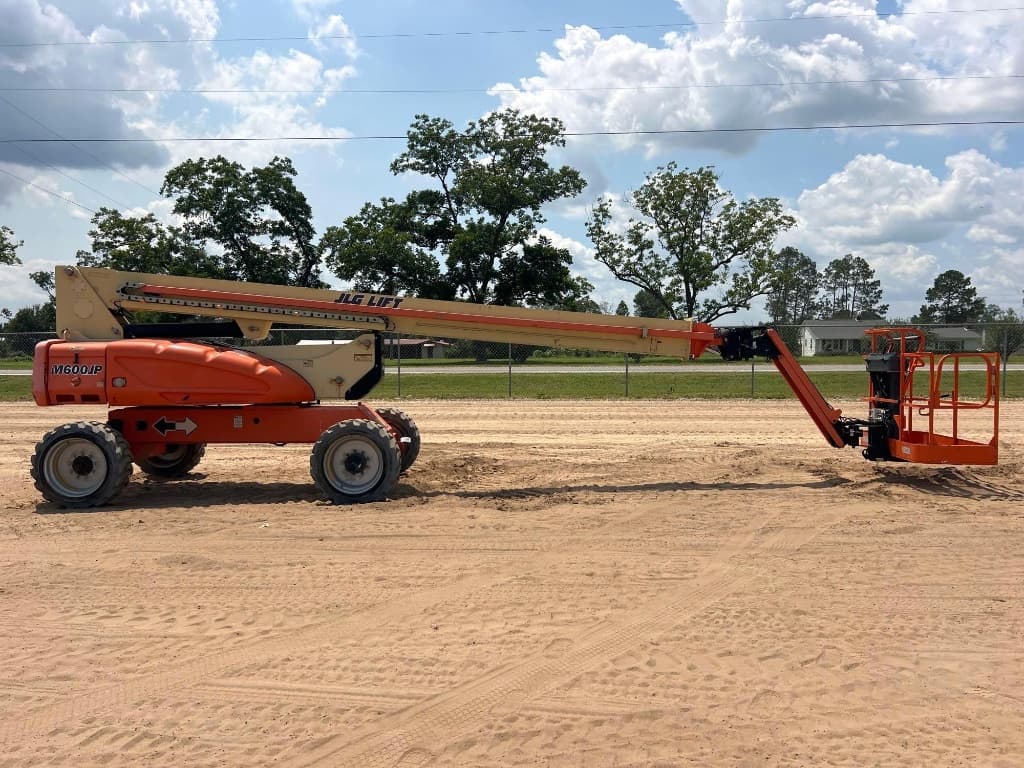 2019 JLG M600JP — photo 1
