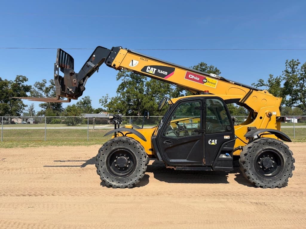 2020 CATERPILLAR TL642C — photo 1