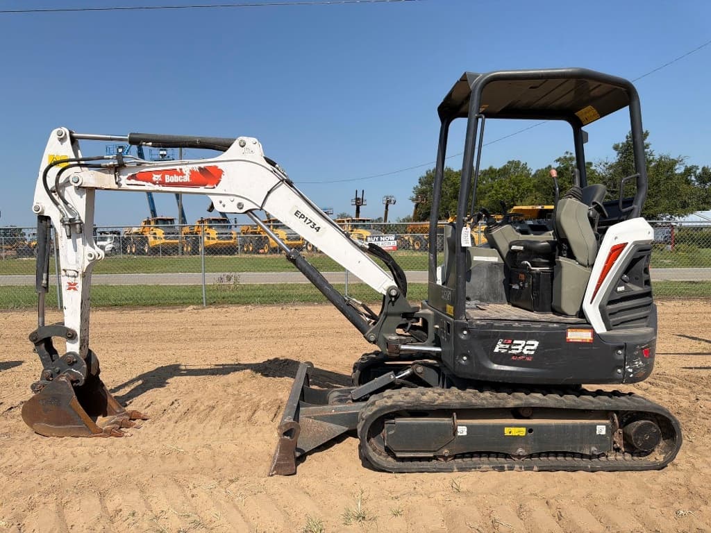 2022 BOBCAT E32I — photo 1
