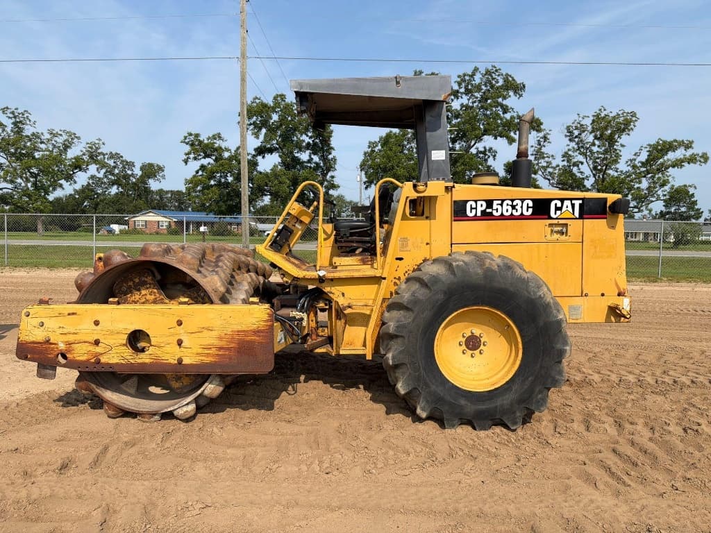 1998 CATERPILLAR CP-563C — photo 1