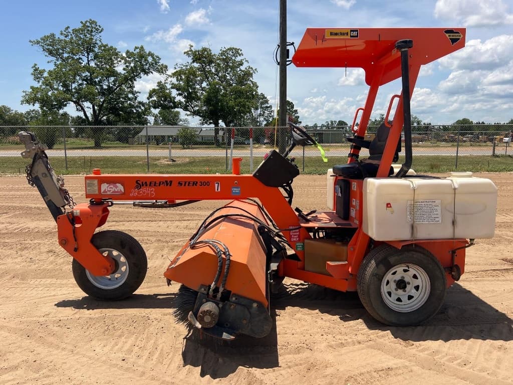 2023 LAY-MOR SWEEPMASTER 300 — photo 1