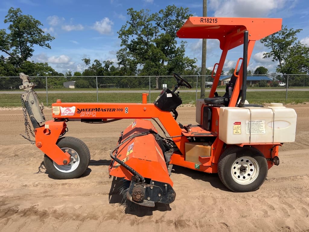 2023 LAY-MOR SWEEPMASTER 300 — photo 1