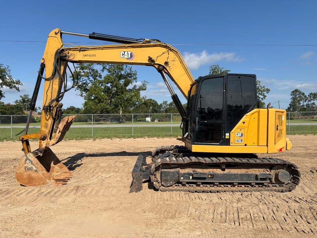 2022 CATERPILLAR 310 — photo 1