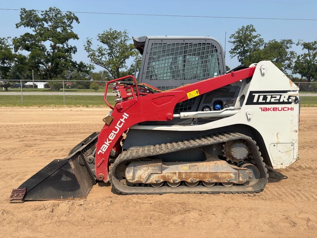 2022 TAKEUCHI TL12R2 — photo 1