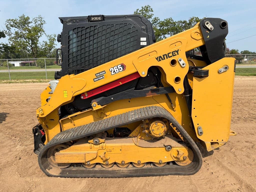 2025 CATERPILLAR 265 — photo 1