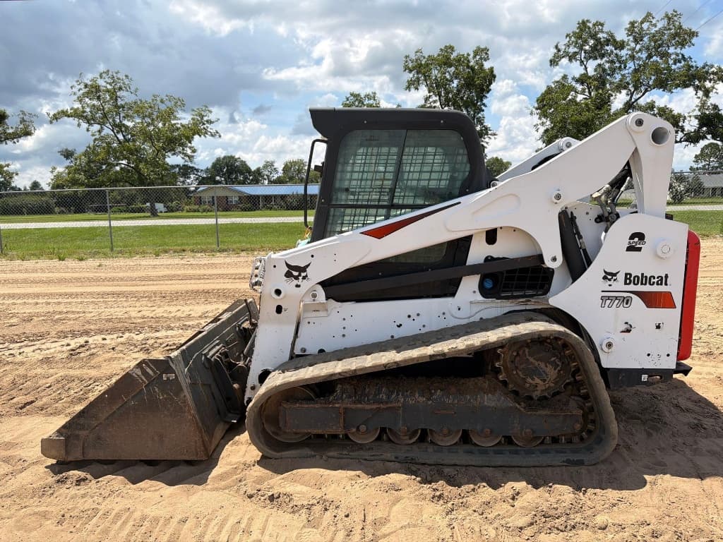 2021 BOBCAT T770 — photo 1