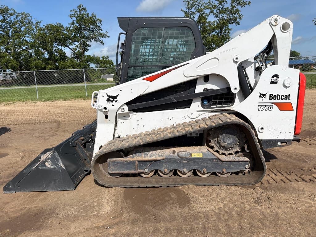 2023 BOBCAT T770 — photo 1