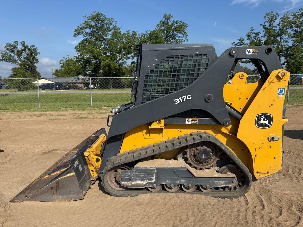 2019 JOHN DEERE 317G — photo 1
