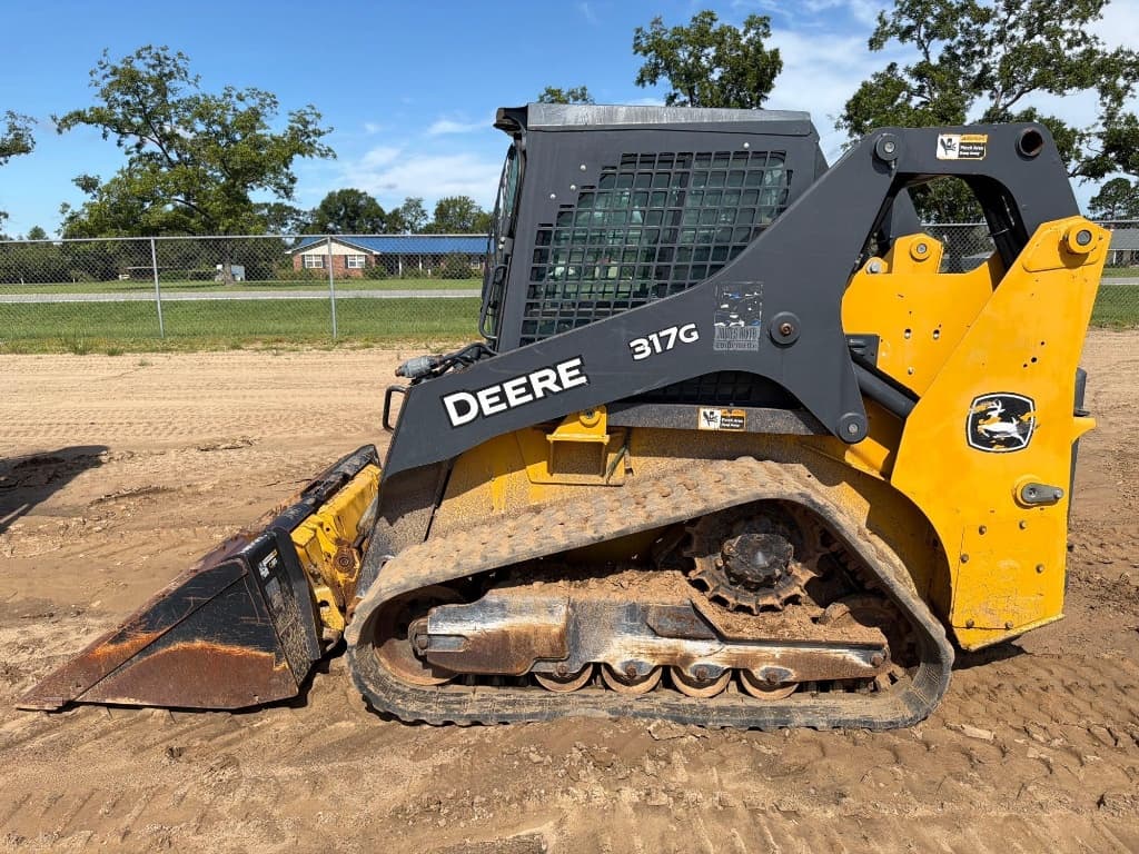 2019 JOHN DEERE 317G — photo 1