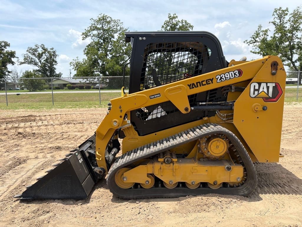 2025 CATERPILLAR 239D3 — photo 1