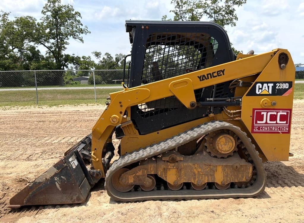 2018 CATERPILLAR 239D — photo 1