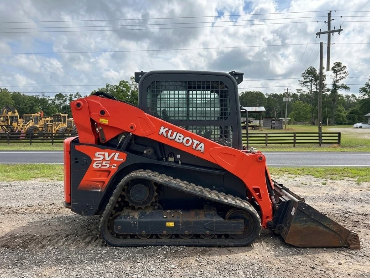 2019 KUBOTA SVL65-2 — photo 1