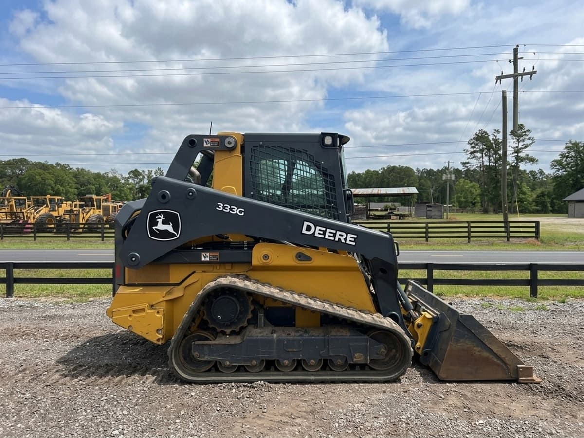 2020 DEERE 333G — photo 1