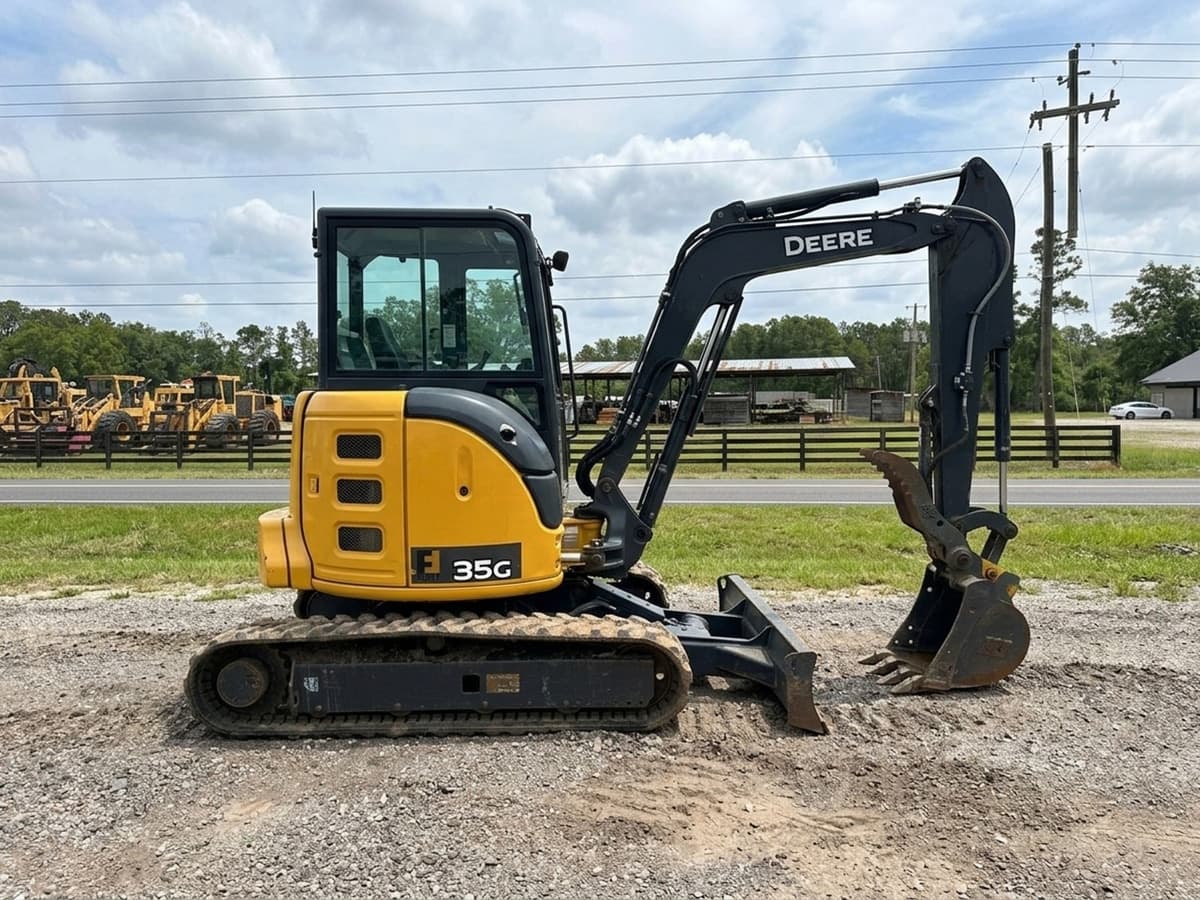 2020 DEERE 35G — photo 1