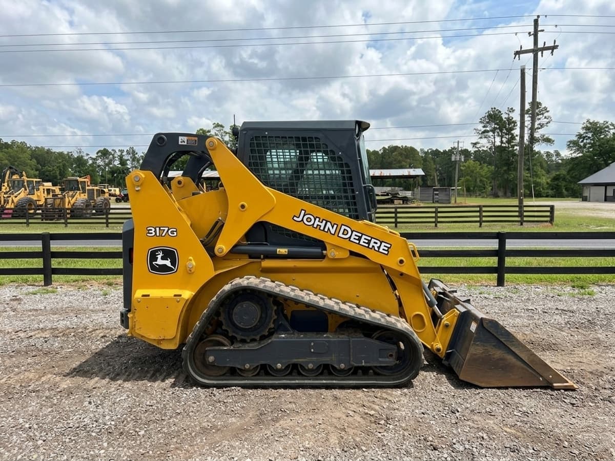 2023 DEERE 317G — photo 1