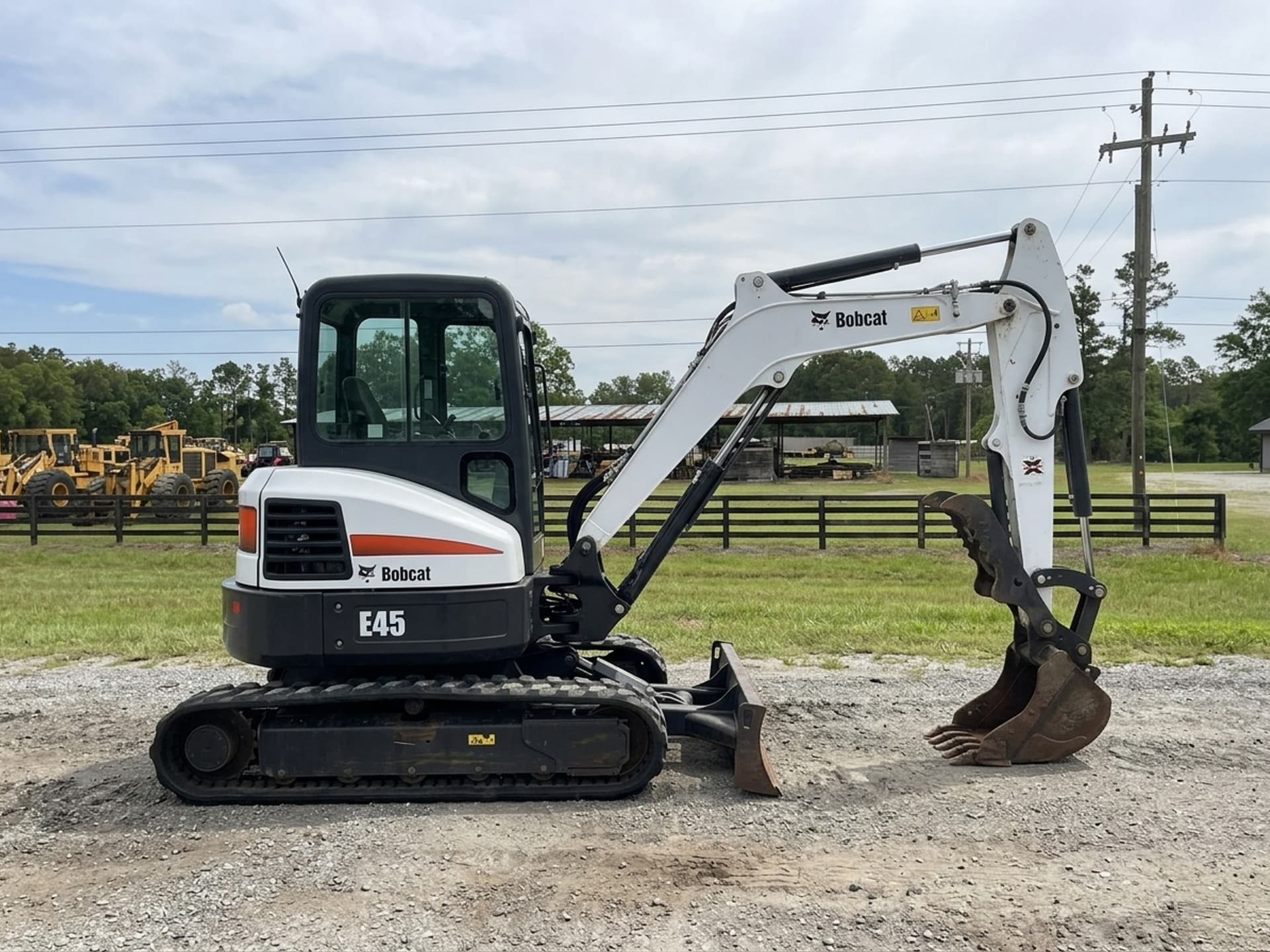 2016 BOBCAT E45 — photo 1