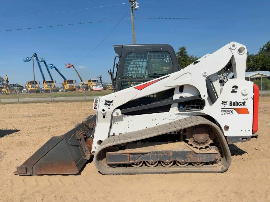 2023 BOBCAT T770 — photo 1