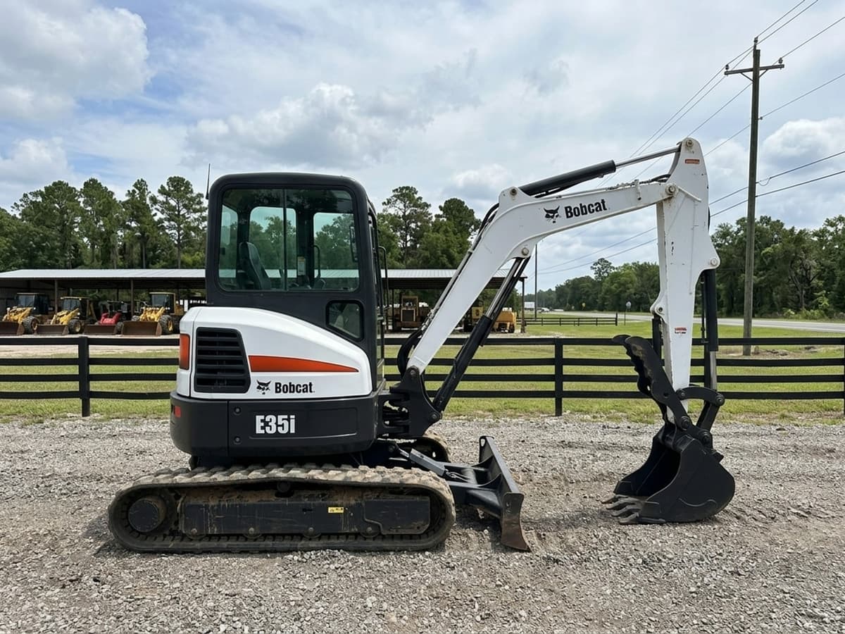 2015 BOBCAT E35I — photo 1