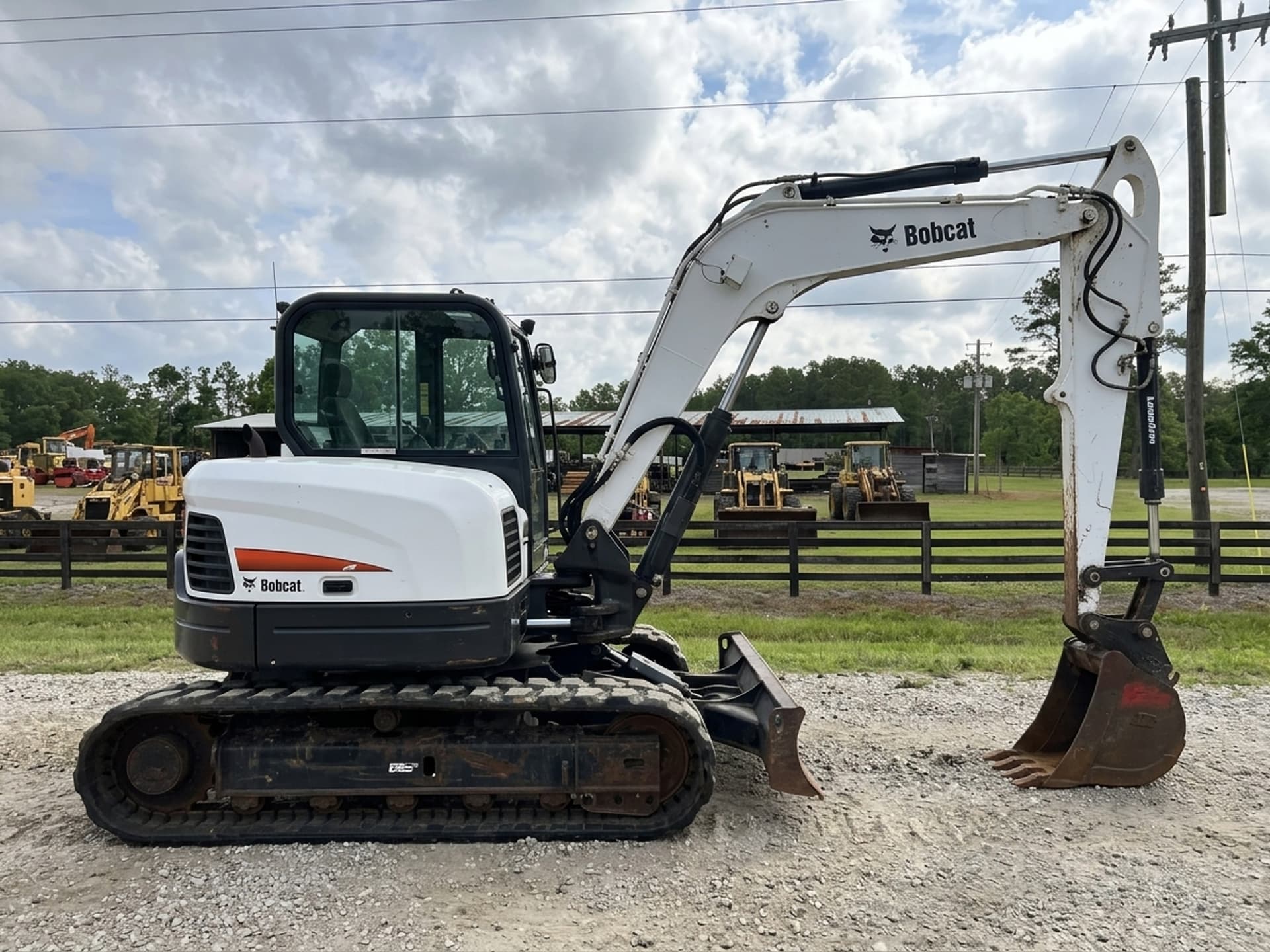 2015 BOBCAT E85M — photo 1
