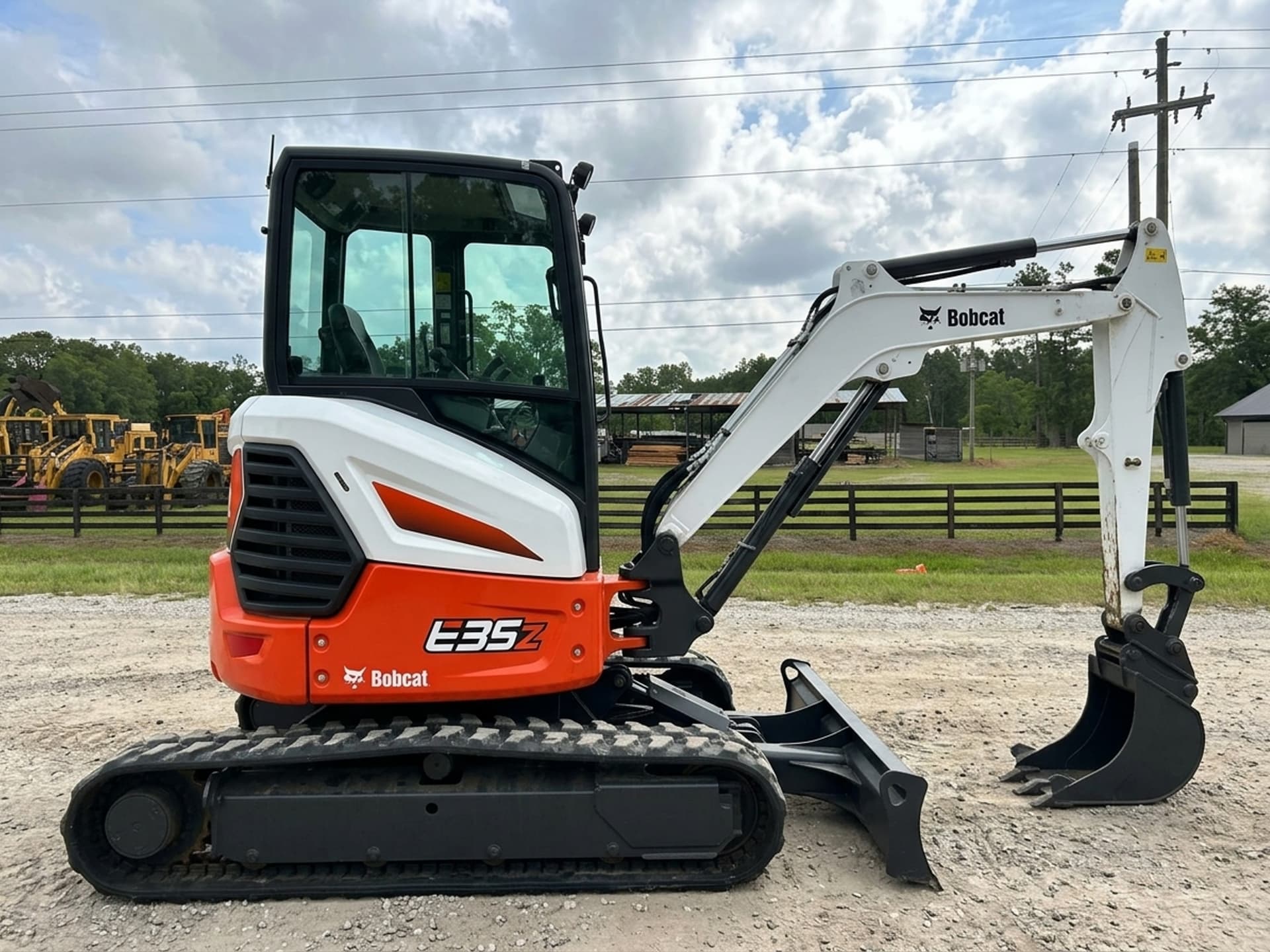 2021 BOBCAT E35 — photo 1