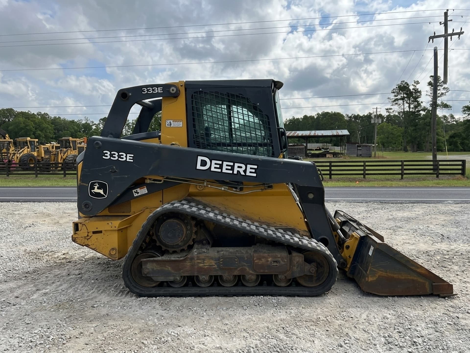 2015 JOHN DEERE 333E — photo 1