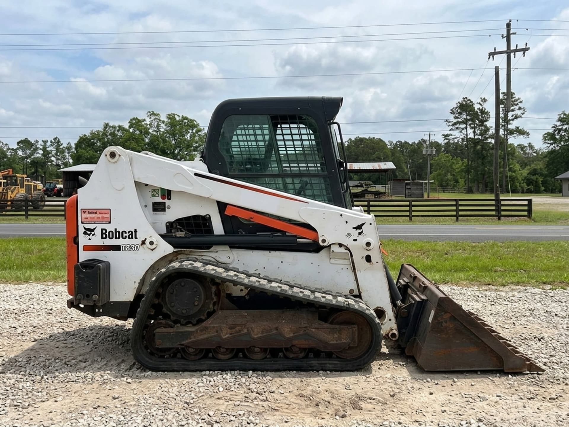 2016 Bobcat T630 — photo 1