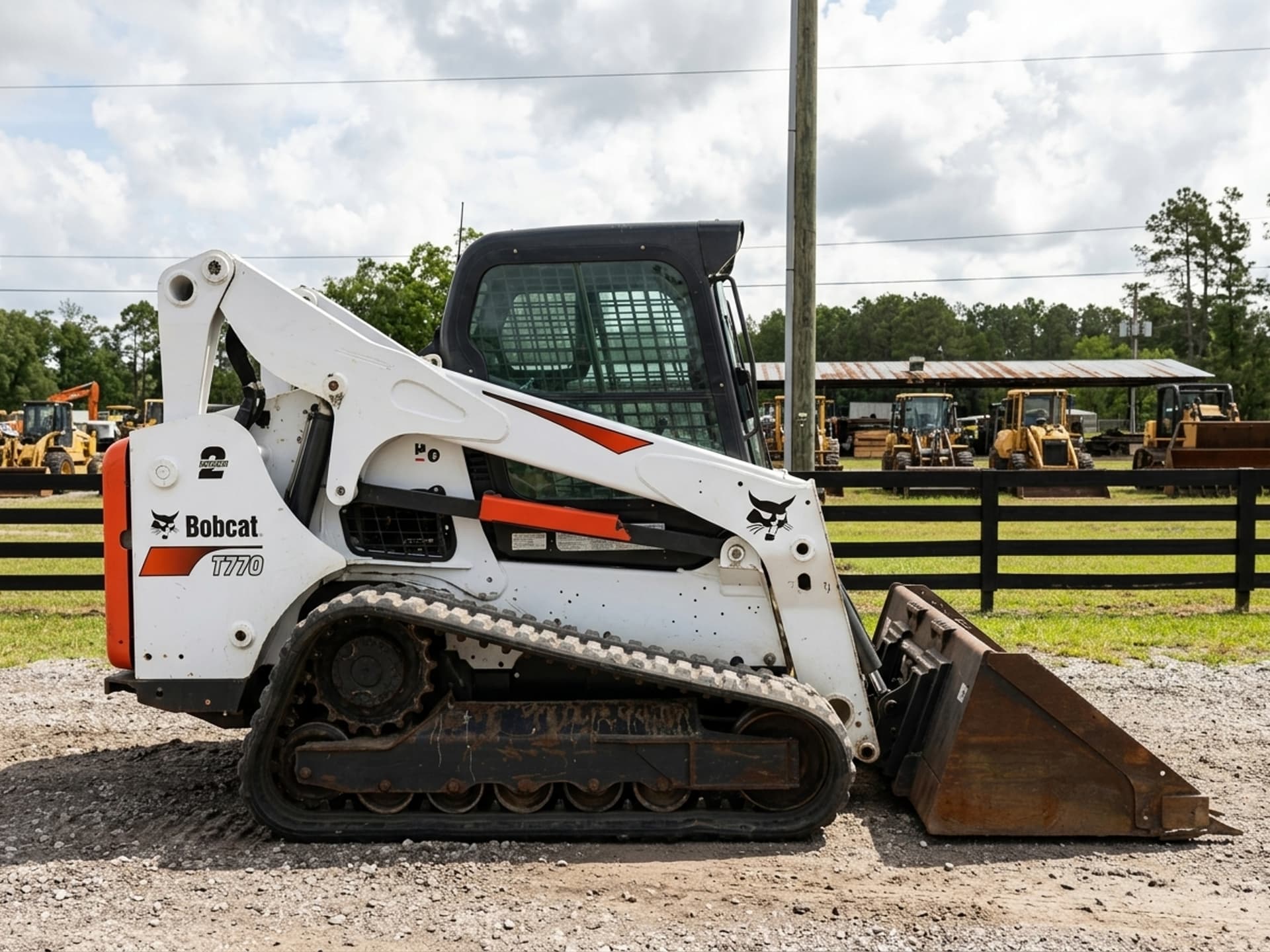2019 BOBCAT T770 — photo 1