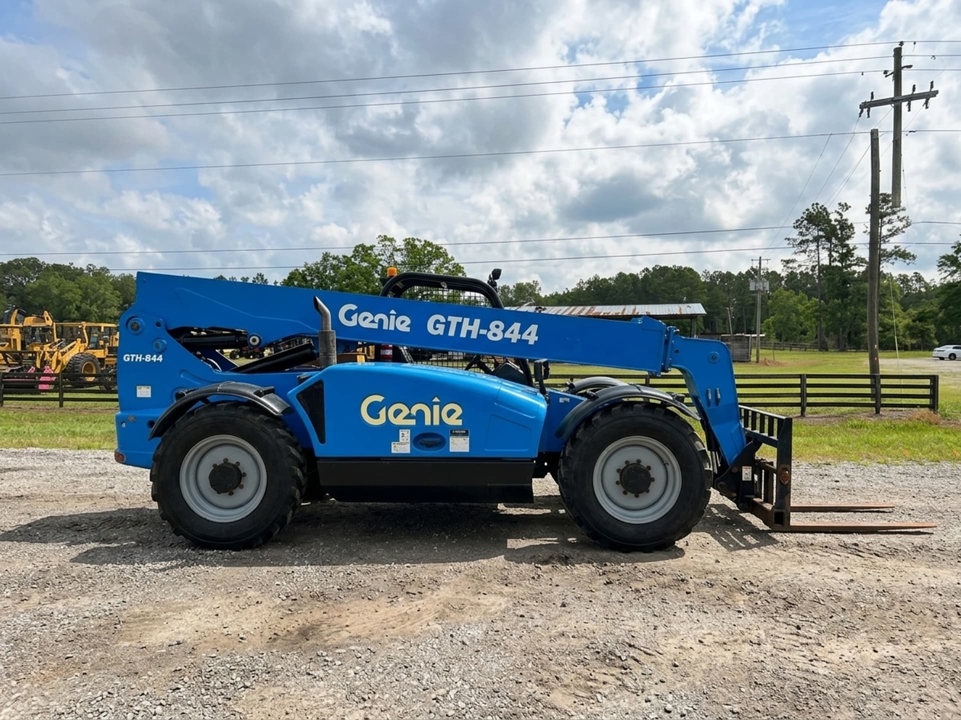 2015 GENIE GTH844 — photo 1